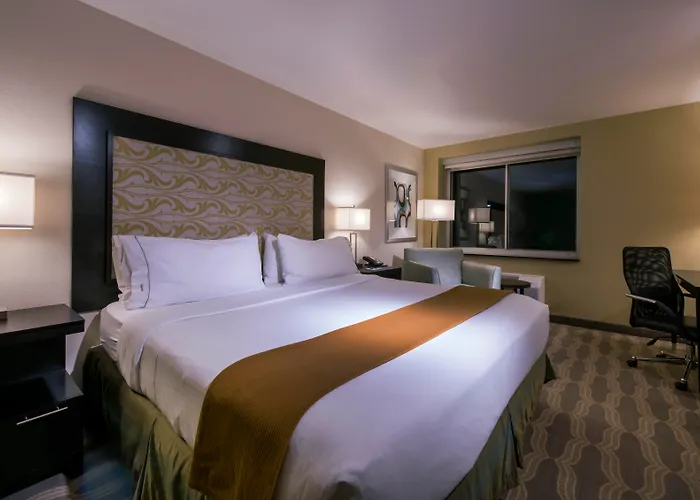 Holiday Inn Express & Suites Colorado Springs Central By Ihg